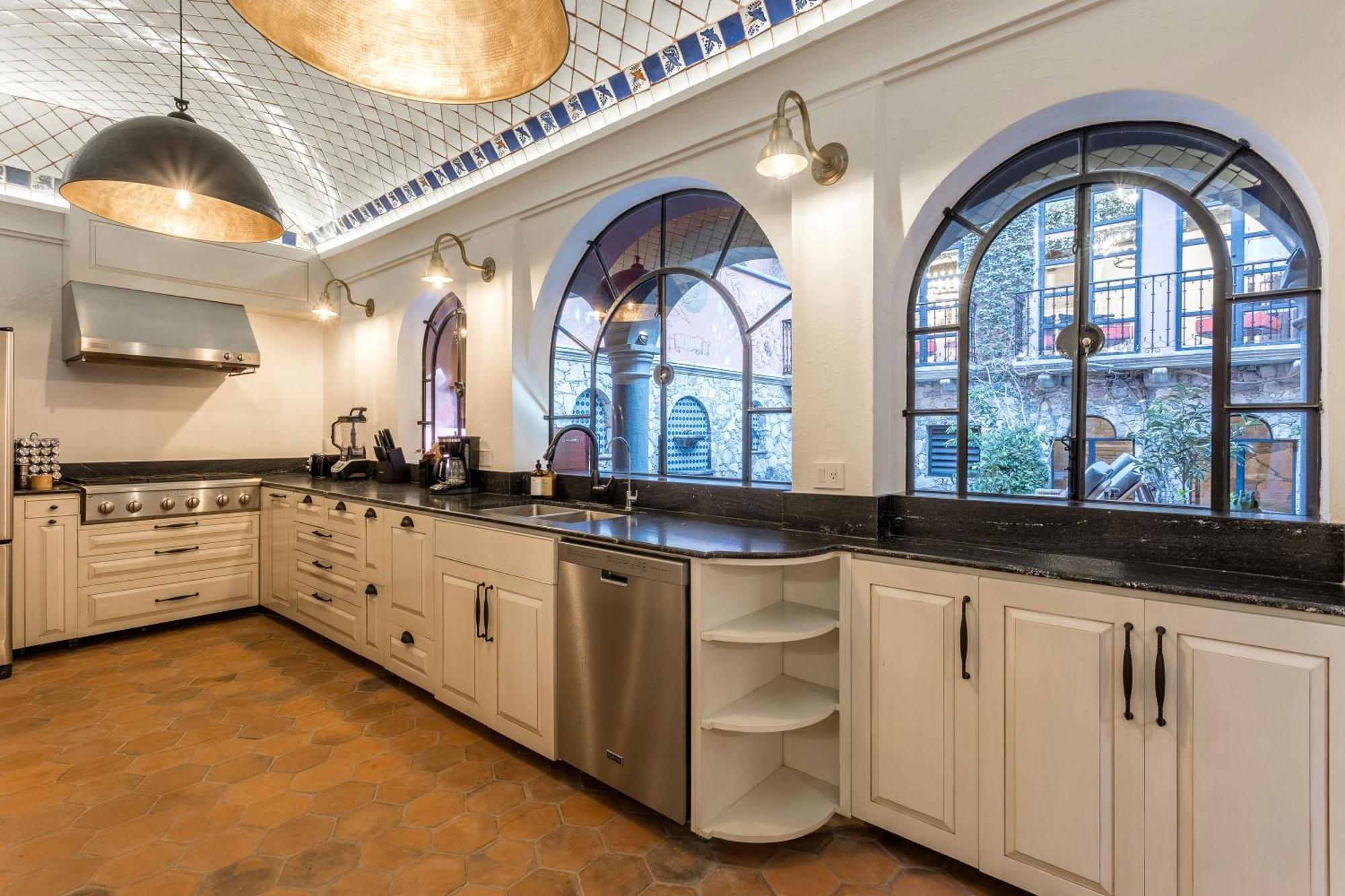 Casa Almira 5br Luxury With Pool, Hot Tub & Rooftop Сasa de vacaciones