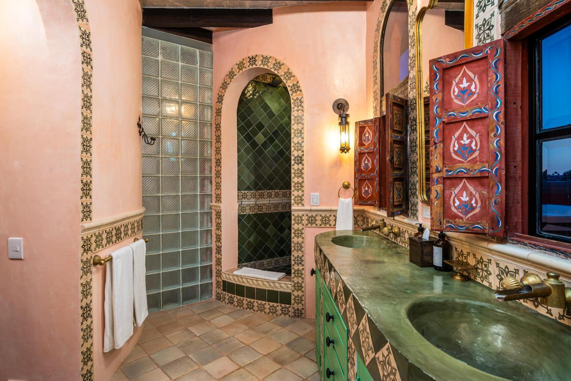 Сasa de vacaciones Casa Almira 5br Luxury With Pool, Hot Tub & Rooftop *