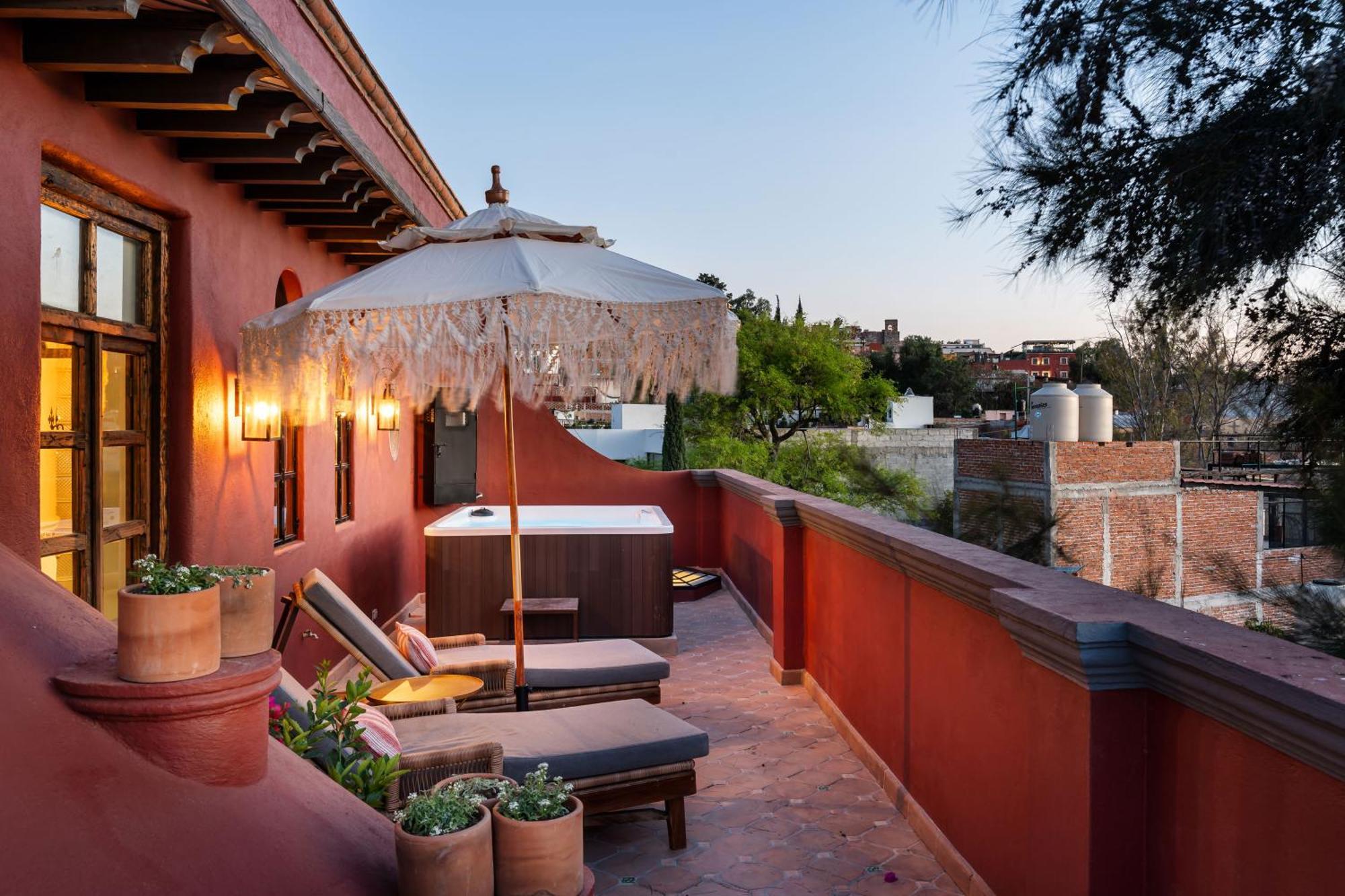 Casa Almira 5br Luxury With Pool, Hot Tub & Rooftop Сasa de vacaciones *