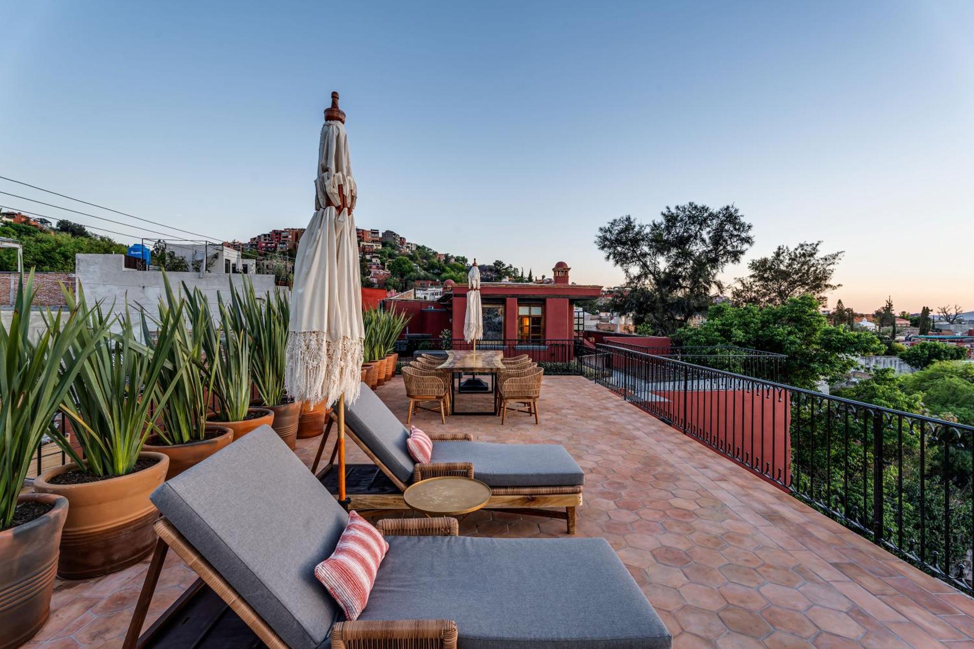 Casa Almira 5br Luxury With Pool, Hot Tub & Rooftop Сasa de vacaciones *